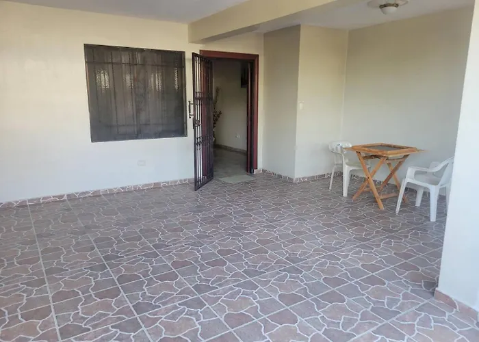 Three Bed Room Next To Colinas Mall Near Monumento